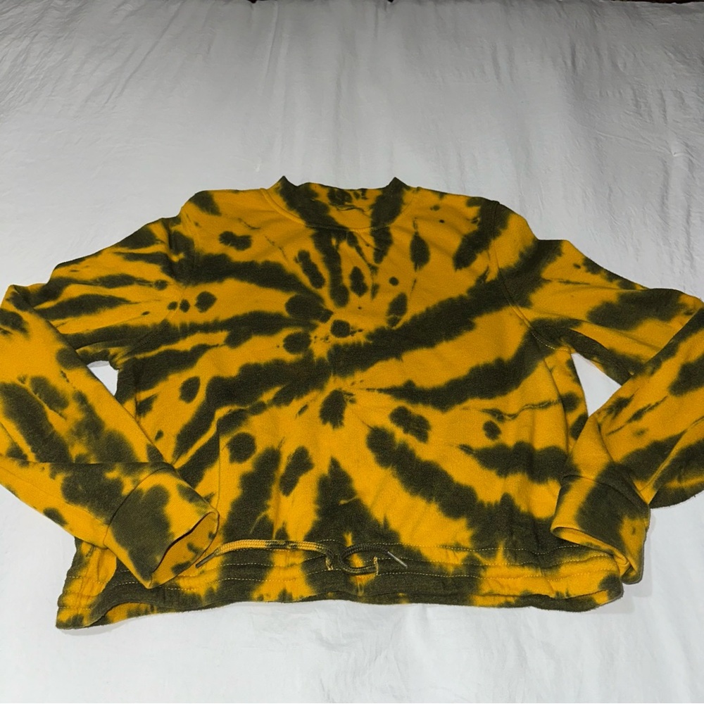 Zine Yellow and Black Tie-Dye Cropped Sweatshirt